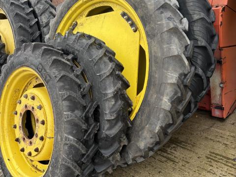 270/95R46,230/95R32 Ápoló-művelő kerék garnitúra eladó