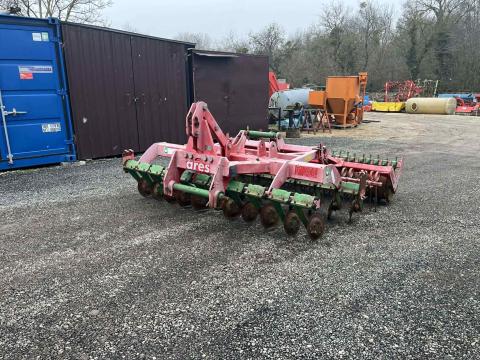 Unia Ares 3m rövidtárcsa tarajoshengerrel Unia Ares 3m rövidtárcsa tarajoshengerrel