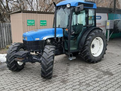 New Holland TN95F – 2004, Super Steer kormányzás, klíma, hi-lo váltó New Holland TN95F – 2004, Super Steer kormányzás, klíma, hi-lo váltó