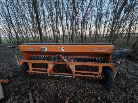 Vittoria 3 méteres 25 soros féltárcsás vetőgép eladó