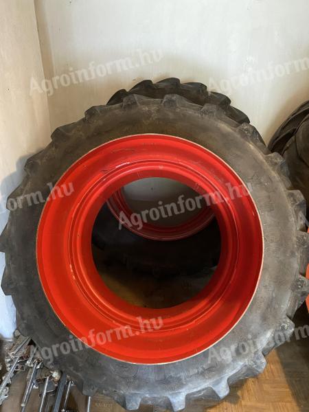 34-es ikerkerék garnitúra gumival,  csatokkal,  kompletten eladó