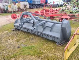 Szárzúzó Agrifarm 300 típusú