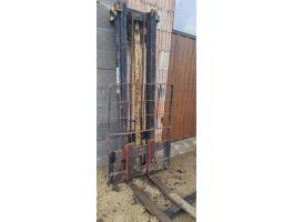 Eladó emelő targonca torony