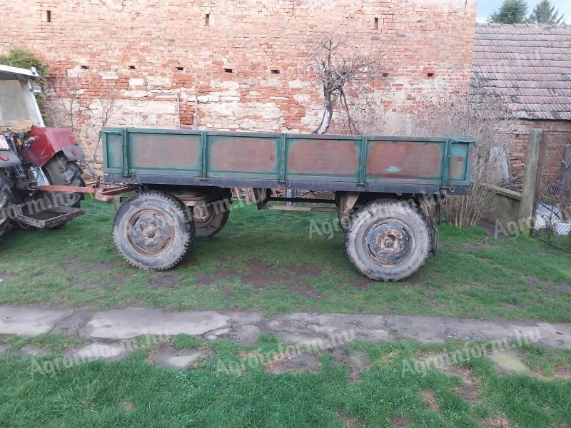 Traktor pótkocsi eladó