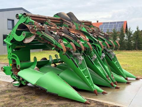 John Deere 608C StalkMester Kemper 8 soros összecsukható kukorica adapter asztal