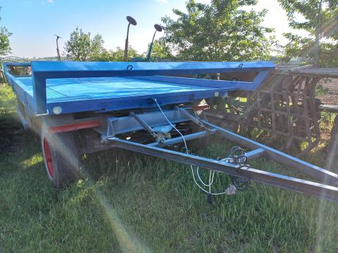 Agrogép bála szállító pótkocsi