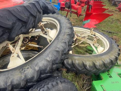 IKERKERÉK 230/95R44, 9.5-44 méretben,  Molcon csatlakozással