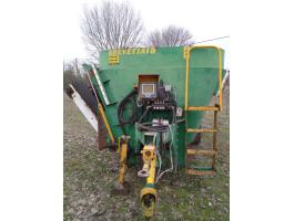 Italmix takarmánykeverő kiosztó kocsi