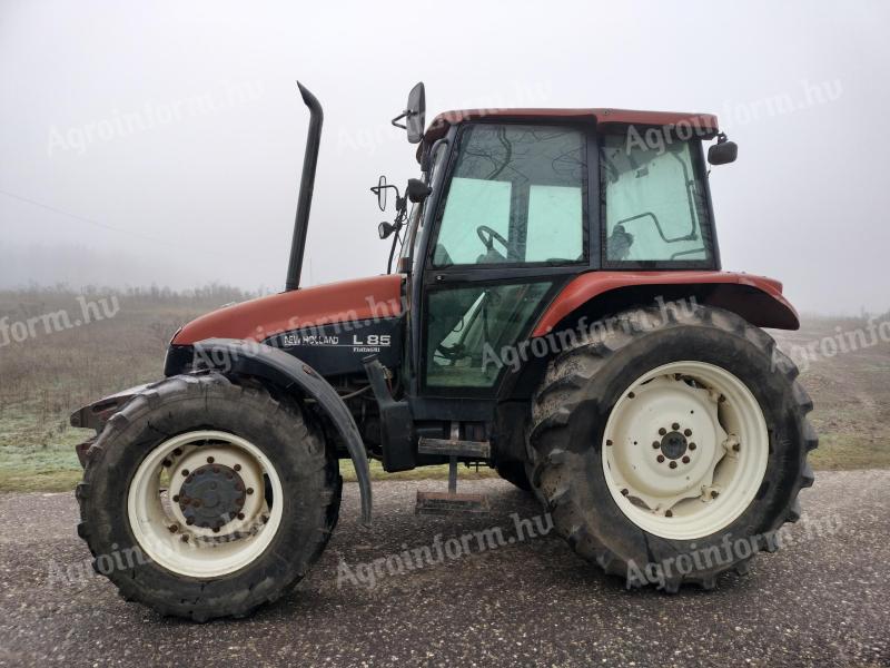 New Holland L 85