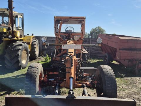 Önjáró gréder üzemképtelen állapotban eladó