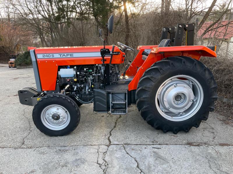 TAFE 240 az igazi klasszikus traktor TAFE 240 az igazi klasszikus traktor
