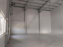Szadai ipari területen 600 m2-es tároló egység kiadó