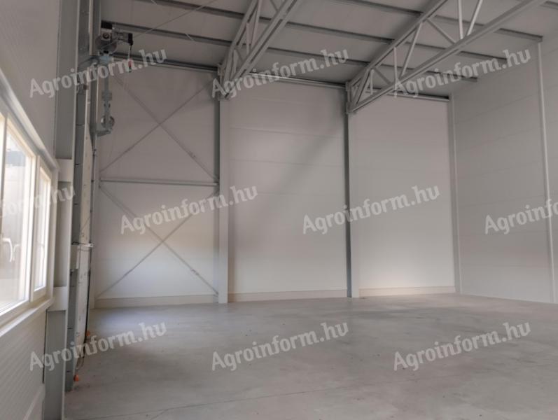 Szadai ipari területen 600 m2-es tároló egység kiadó