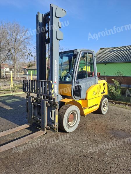 Jungheinrich TFG 550 típusú targonca