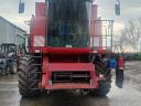 Case IH 2388 Axial Flow kombájn gabonaadapterrel és repce kaszával