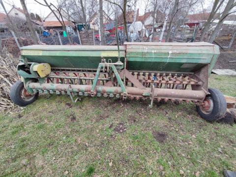 Gabona vetőgép, 26 soros csoroszlyás, MTZ