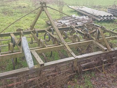 Rugókapás kombinátor