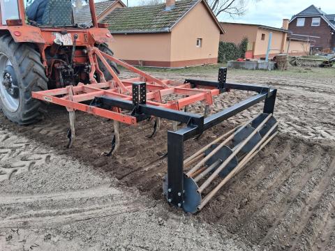 Becker 11 kapás gruber ÚJ lándzsákkal és méjséghatárolós tömörítőhengerrel Becker 11 kapás gruber ÚJ lándzsákkal és méjséghatárolós tömörítőhengerrel