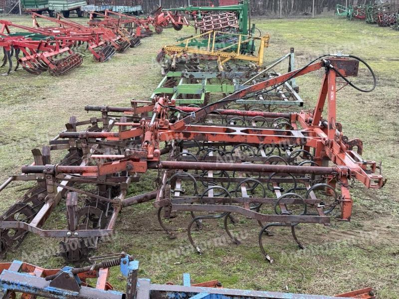 Pöttinger 3,3 m-es hidraulikusan összecsukható kombinátor, MTZ kategória