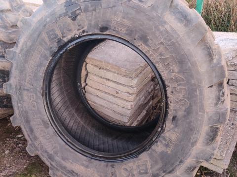 BKT 17.5L-24 TR459 12PR gumiabroncs