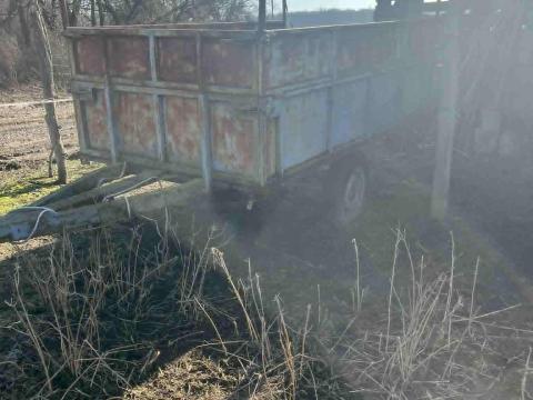 Eladó egytengelyes pótkocsi papírok nélkül