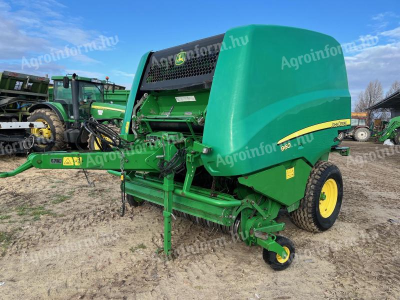John deere 960 bálázó