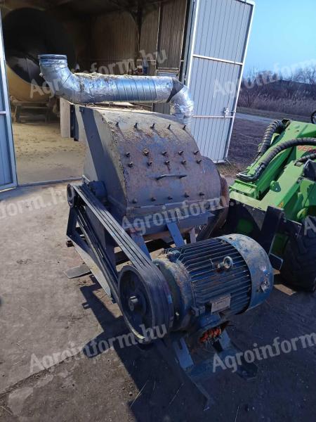 Kalapácsos daráló