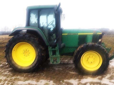 John Deere 6810