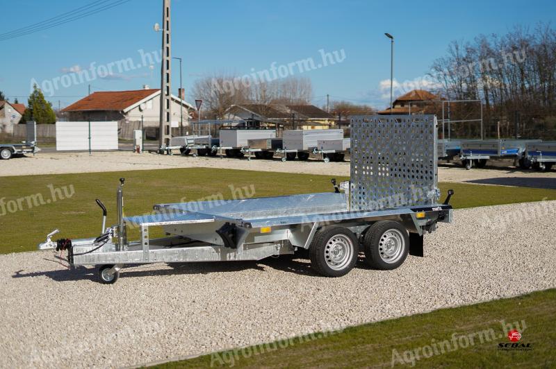 Új 2700kg-os gépszállító utánfutó (255x150cm-es platóval) akciósan bruttó 1.590.000 Ft