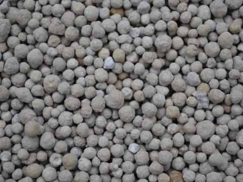 Granulált, 4-8 és 1-4 mm kalcium-karbonát meszezőanyag