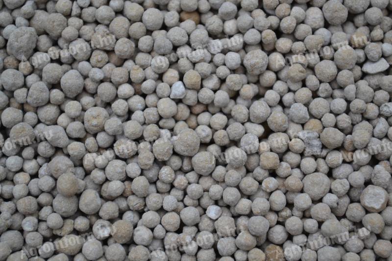 Granulált, 4-8 és 1-4 mm kalcium-karbonát meszezőanyag