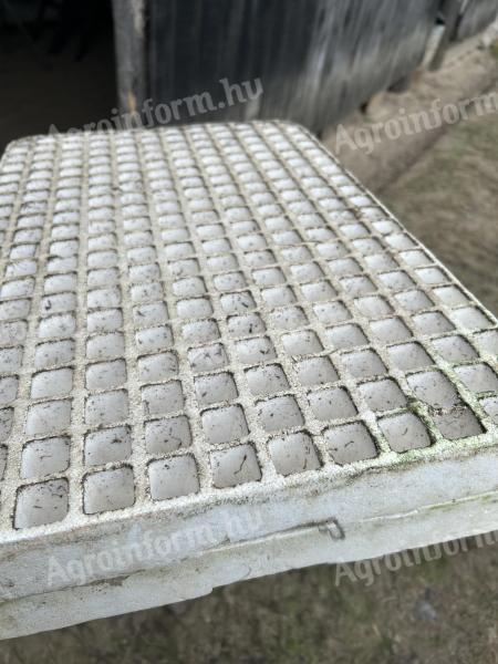 Palántástálca eladó