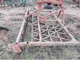 Eladó 2 táblás lúdtalpkapás fogas kombinátor rögtörőhengerrel