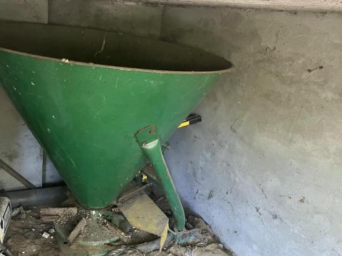 Függesztett műtrágyaszóró INO 500 kg-os