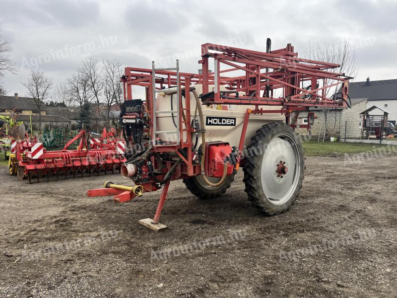 Holder 2700/21 vontatott szántóföldi permetező