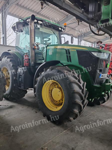 John Deere 7230R