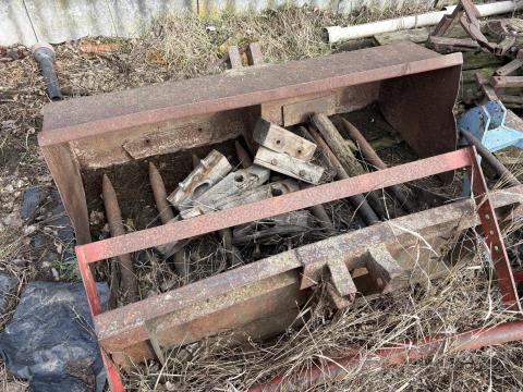 Homlokrakodó eladó MTZ 50/80-asra, kanállal és trágyavillával