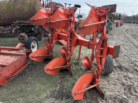 Kuhn 4 fejes váltvaforgató eke 4+1 5 fejes eke