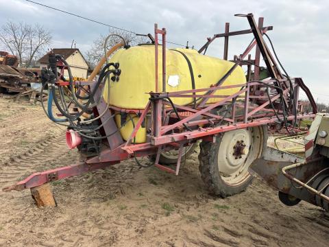 Hardi 2500/18 vontatott permetező