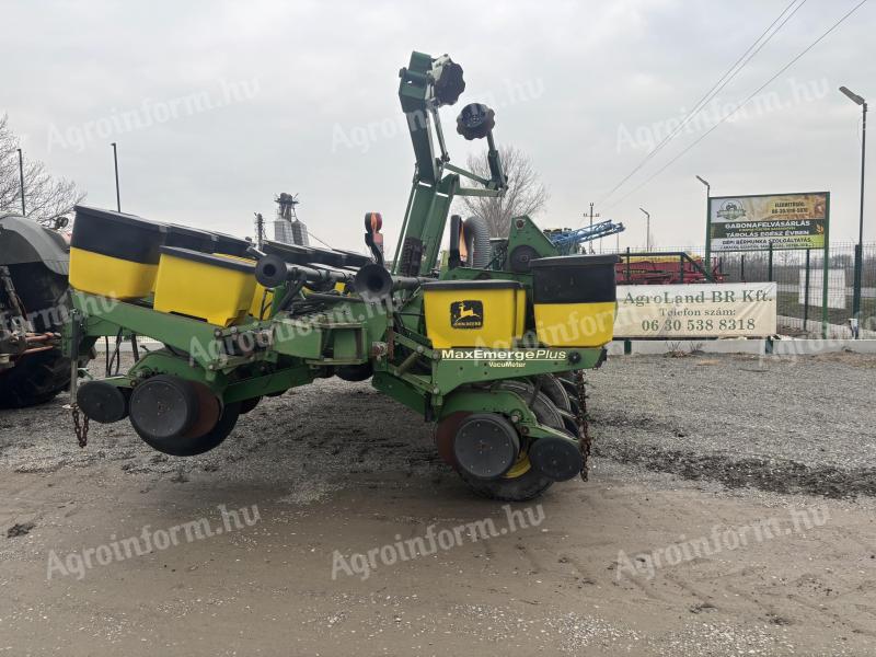 John Deere 1760 vetőgép, 12 soros kivitelben