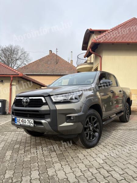 Toyota Hilux Invincible
