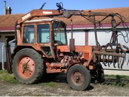 MTZ-80 KCR 4010-es daruval szerelve