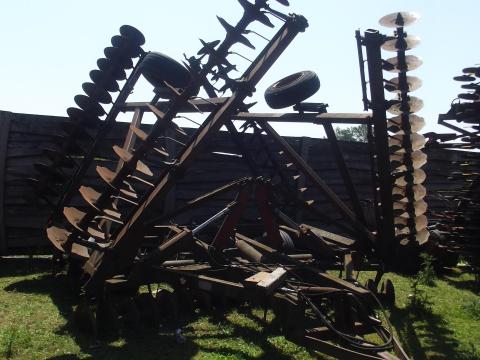 IH 9.8 m-es tárcsa eladó