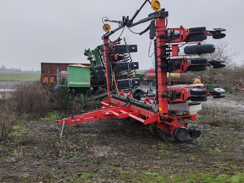 Massey Ferguson 12 soros napraforgó vetőgép