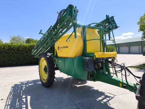 John Deere M740i vontatott permetező 24 m