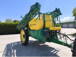 John Deere M740i vontatott permetező 24 m