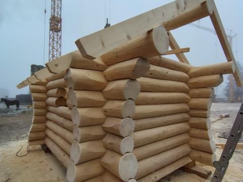 Kézműves, rusztikus kültéri szauna