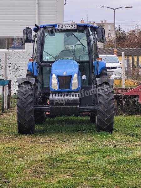 TRAKTOR New Holland TL90A