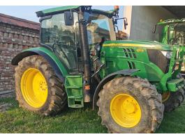 John Deere 6115 R traktor