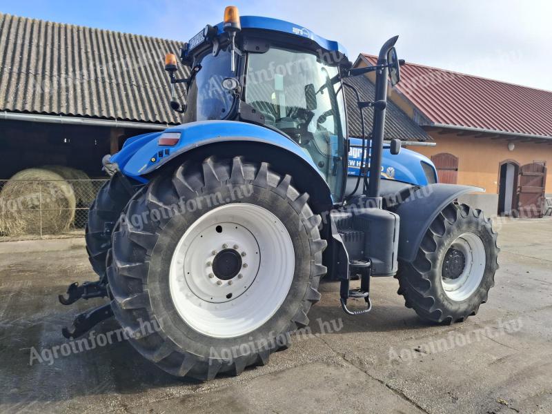New Holland T7.235 traktor kiváló állapotban eladó
